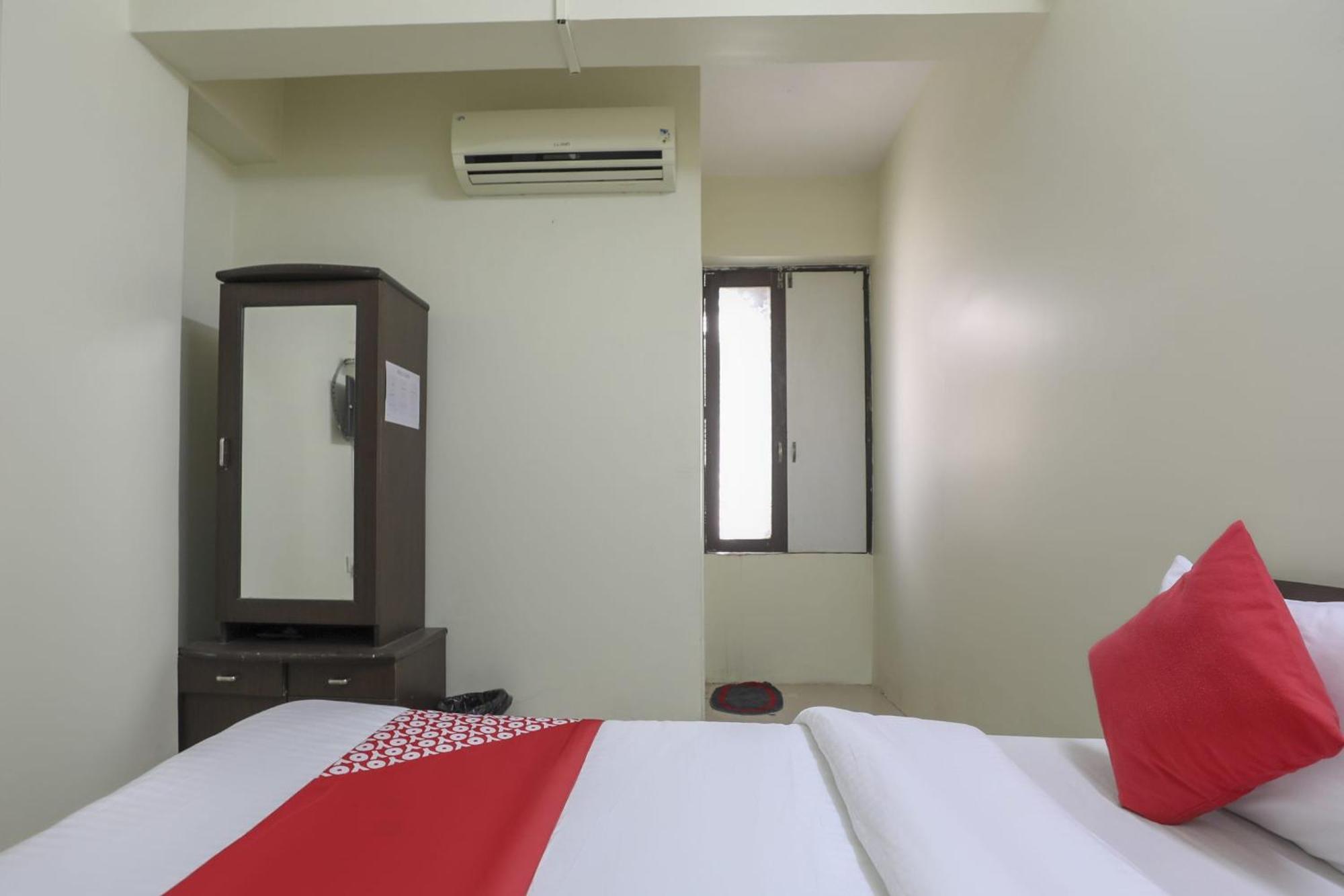 Collection O Shyam Vatika Banquet And Rooms Surat Exterior foto