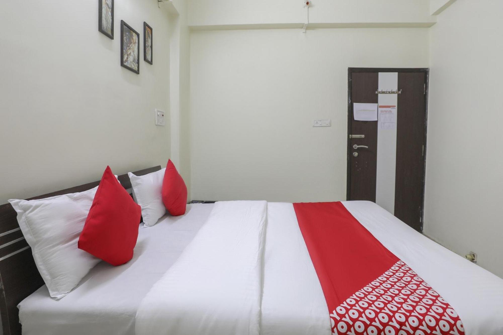 Collection O Shyam Vatika Banquet And Rooms Surat Exterior foto